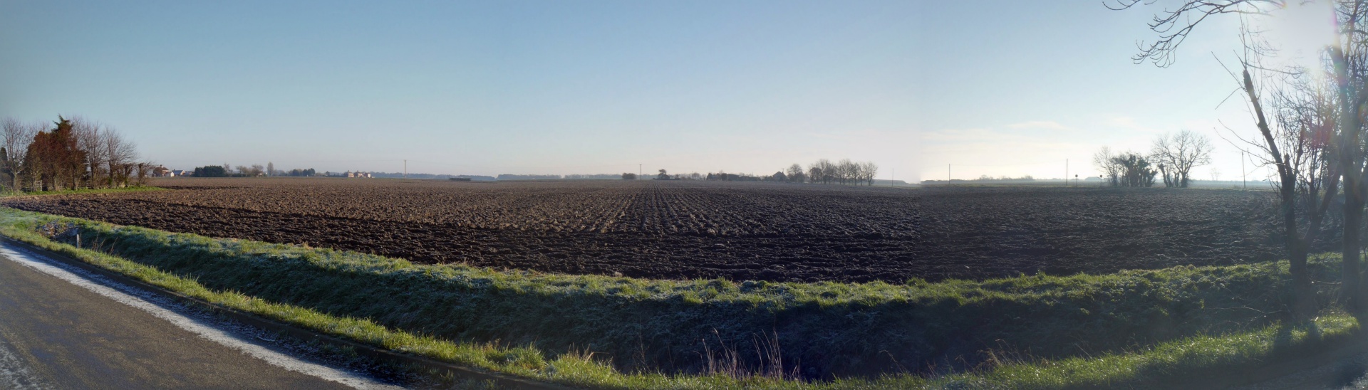 Select this image to see a larger version. P1050701 PANO.
10:27:13am Sun 18 Jan 2015.
A Lincolnshire Field.
